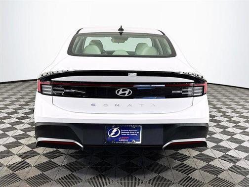 2025 Hyundai SONATA SE