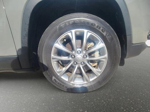 2022 Jeep Cherokee Latitude Lux