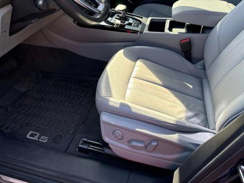 2022 Audi Q5 45 S line Premium