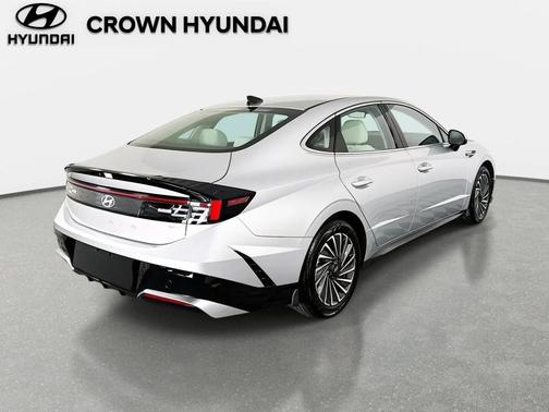 2025 Hyundai SONATA Hybrid SE