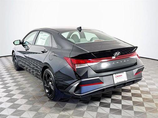 2025 Hyundai ELANTRA Sport