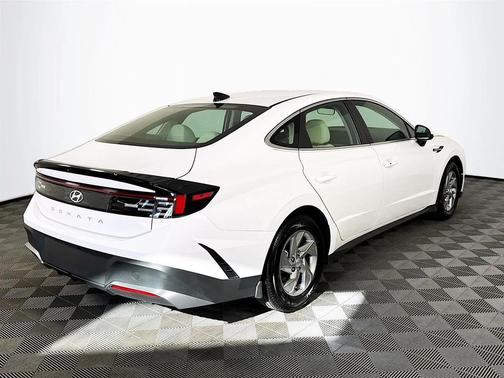 2025 Hyundai SONATA SE