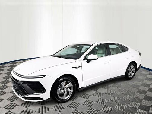 2025 Hyundai SONATA SE