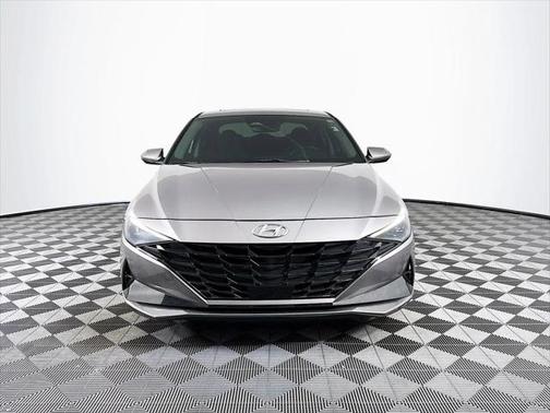 2022 Hyundai ELANTRA Limited