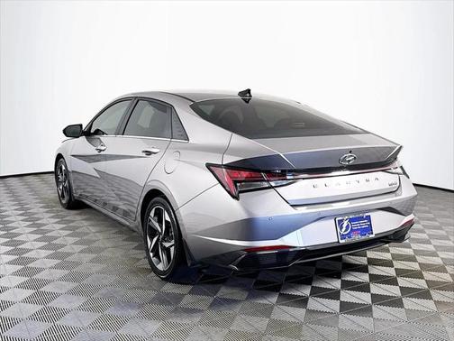 2022 Hyundai ELANTRA Limited