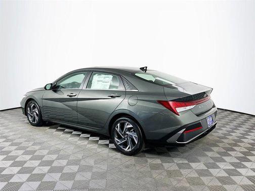 2025 Hyundai ELANTRA SEL