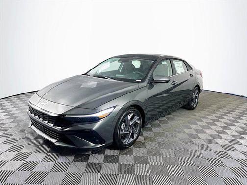 2025 Hyundai ELANTRA SEL