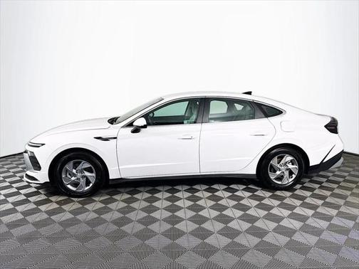 2025 Hyundai SONATA SE