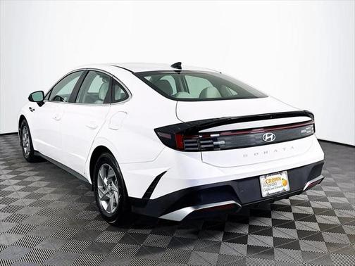2025 Hyundai SONATA SE