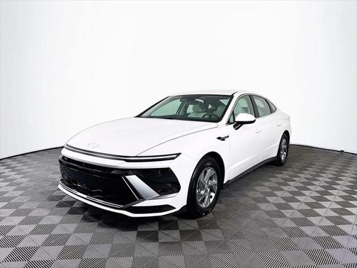 2025 Hyundai SONATA SE