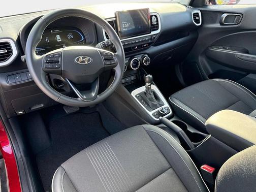2025 Hyundai VENUE Limited