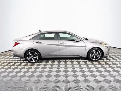 2021 Hyundai ELANTRA Limited