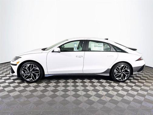 2025 Hyundai IONIQ 6 SEL