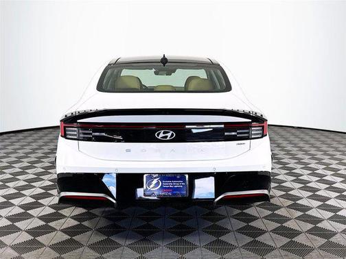 2025 Hyundai SONATA Hybrid Limited