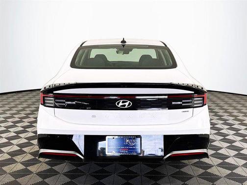 2025 Hyundai SONATA Hybrid SE