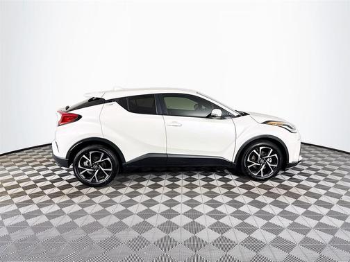 2021 Toyota C-HR XLE
