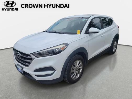 Dazzling White 2018 Hyundai TUCSON SE