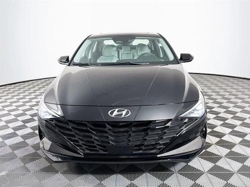 2022 Hyundai ELANTRA HEV Limited