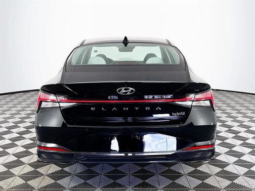 2022 Hyundai ELANTRA HEV Limited