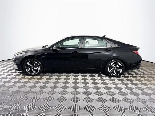 2022 Hyundai ELANTRA HEV Limited