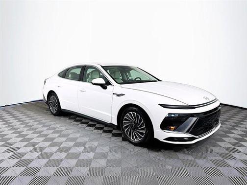 2025 Hyundai SONATA Hybrid SE