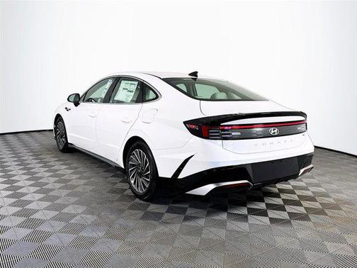 2025 Hyundai SONATA Hybrid SE