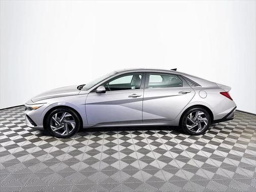 2025 Hyundai ELANTRA SEL