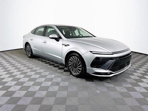 2025 Hyundai SONATA Hybrid SE