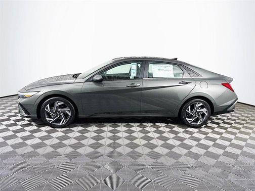 2025 Hyundai ELANTRA SEL