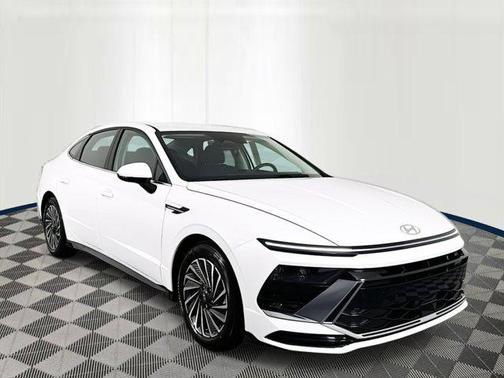 2025 Hyundai SONATA Hybrid SE