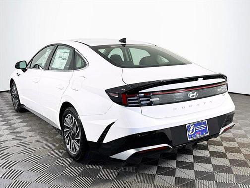 2025 Hyundai SONATA Hybrid SE