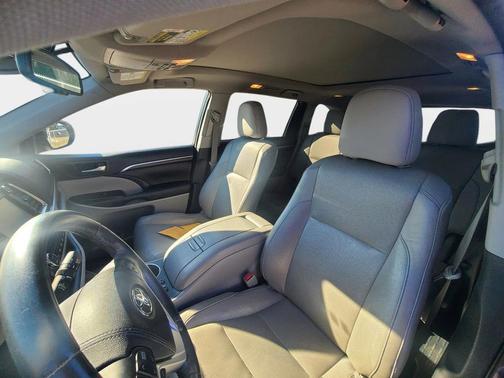 2016 Toyota Highlander Limited Platinum