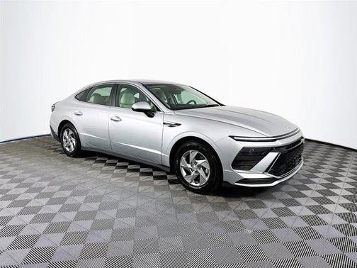 2025 Hyundai SONATA SE