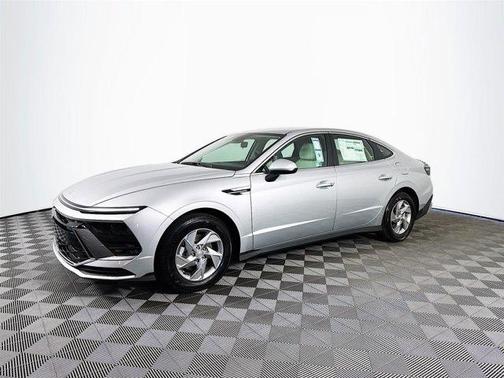 2025 Hyundai SONATA SE