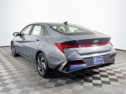 2025 Hyundai ELANTRA SEL