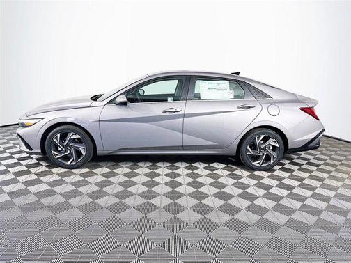 2025 Hyundai ELANTRA SEL