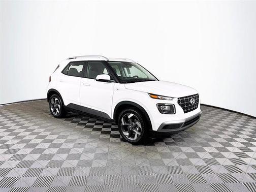 2025 Hyundai VENUE SEL