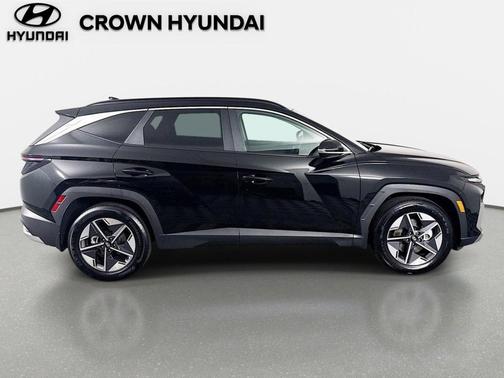 Phantom Black 2025 Hyundai TUCSON SEL Convenience