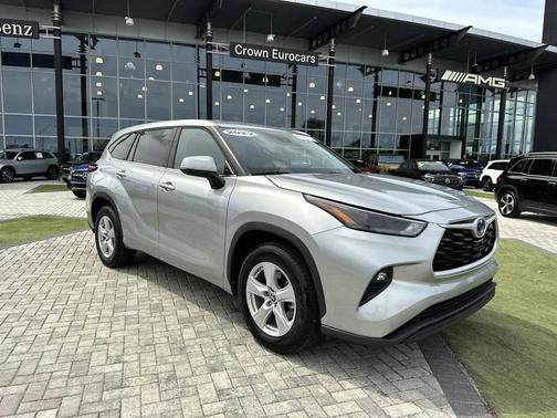 2022 Toyota Highlander LE