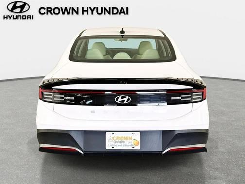 2025 Hyundai SONATA SE