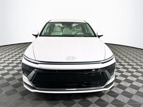 2025 Hyundai SONATA SE