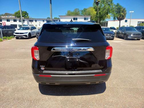 AGATE BLACK METALLIC 2023 Ford Explorer XLT
