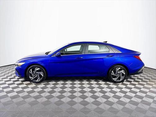 2025 Hyundai ELANTRA SEL