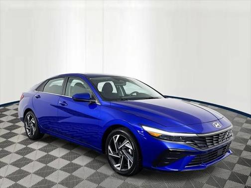 2025 Hyundai ELANTRA SEL
