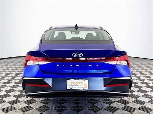 2025 Hyundai ELANTRA SEL