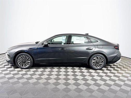 2025 Hyundai SONATA Hybrid SE