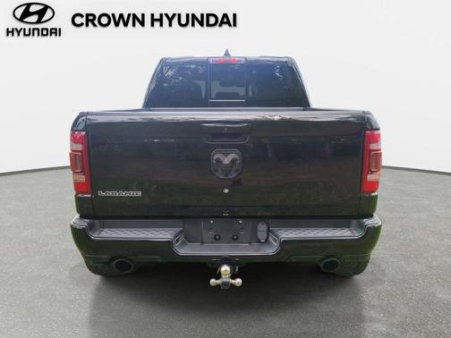 Diamond Black Crystal Pearlcoat 2022 RAM 1500 Laramie