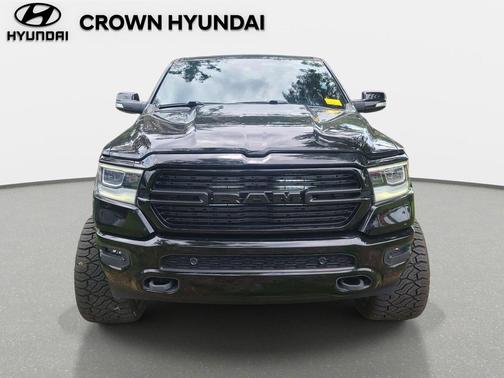 Diamond Black Crystal Pearlcoat 2022 RAM 1500 Laramie
