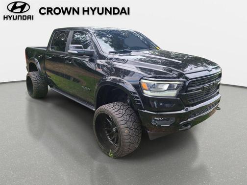 Diamond Black Crystal Pearlcoat 2022 RAM 1500 Laramie
