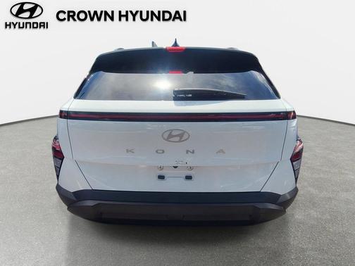 Atlas White 2026 Hyundai KONA SEL Sport